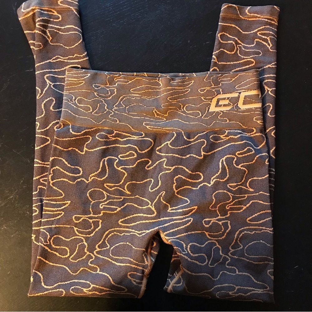 ECHT arise Camo Leggings